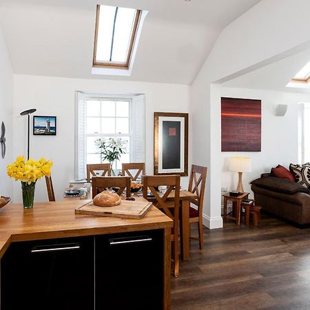 Finest Retreats - Lighthouse Cottage Rampside Extérieur photo