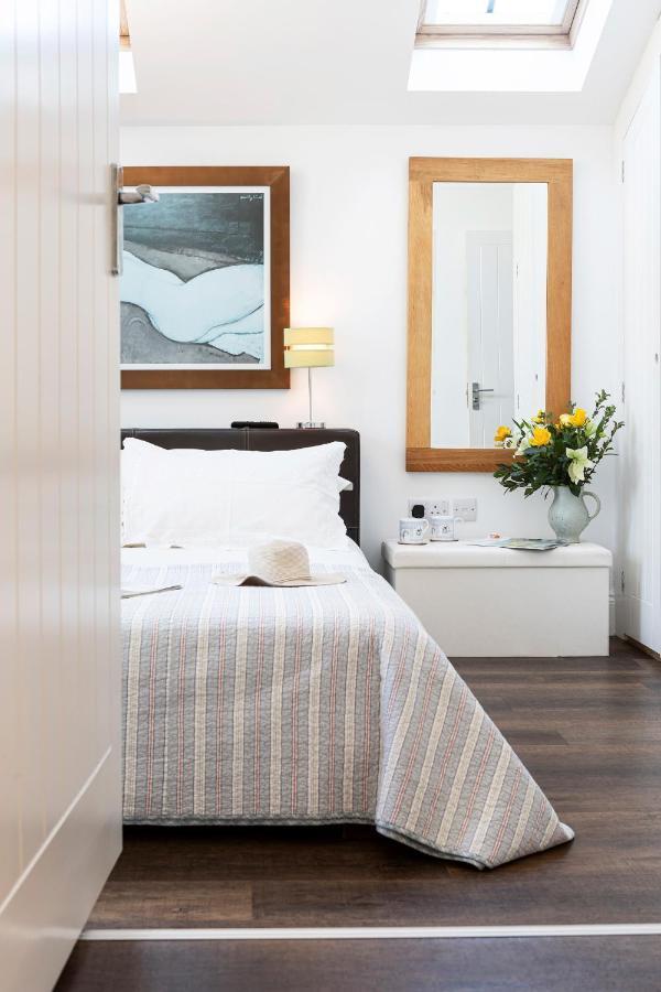 Finest Retreats - Lighthouse Cottage Rampside Extérieur photo