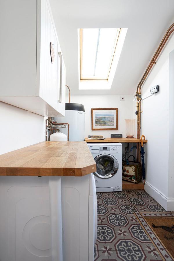 Finest Retreats - Lighthouse Cottage Rampside Extérieur photo