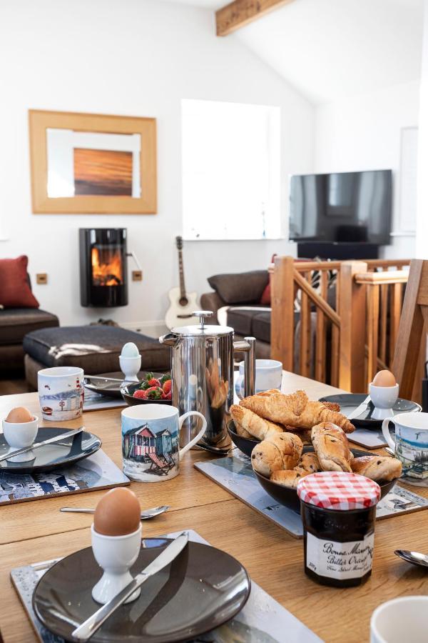 Finest Retreats - Lighthouse Cottage Rampside Extérieur photo