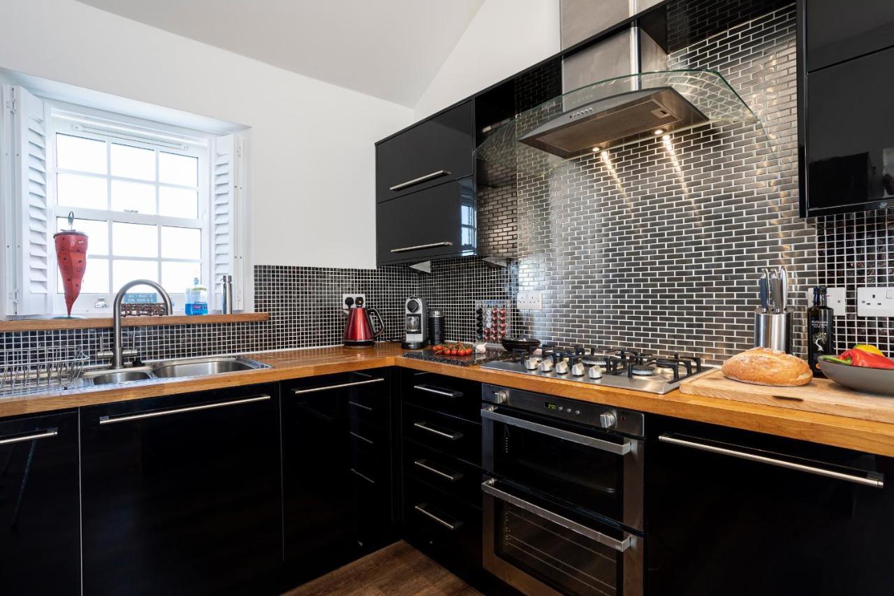 Finest Retreats - Lighthouse Cottage Rampside Extérieur photo