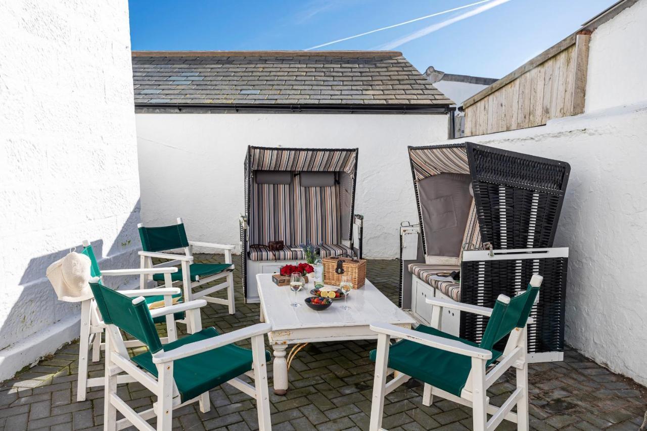Finest Retreats - Lighthouse Cottage Rampside Extérieur photo