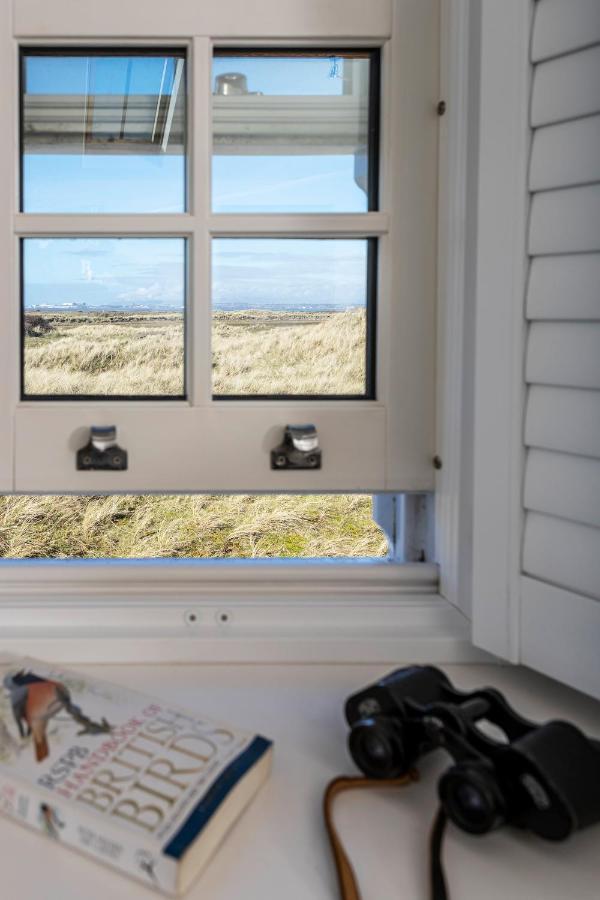 Finest Retreats - Lighthouse Cottage Rampside Extérieur photo